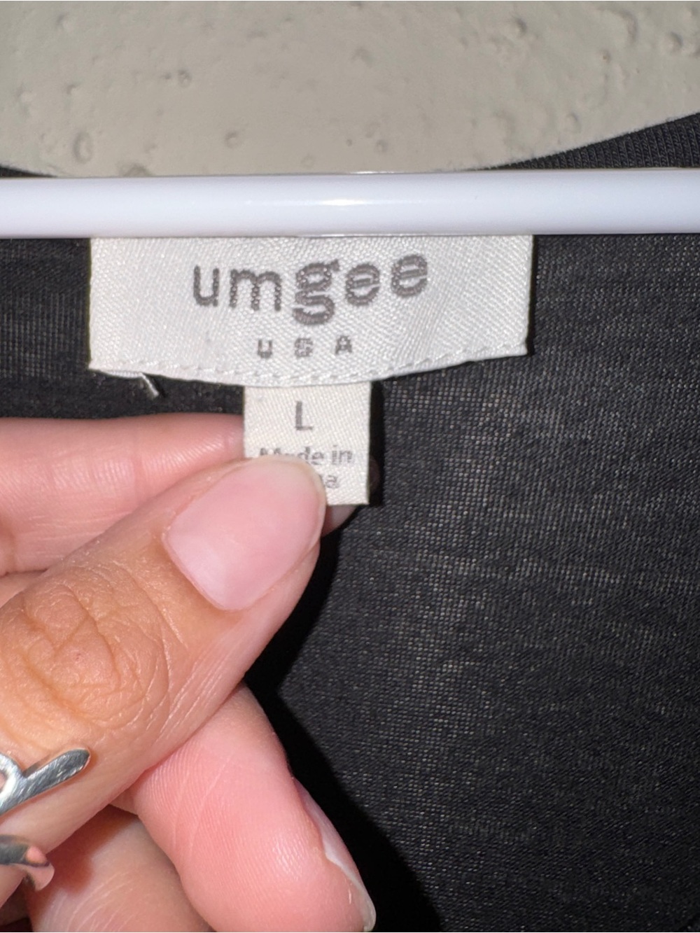 Umgee Black V-Neck Twist Slouchy Relaxed Front Top - Picture 6 of 8